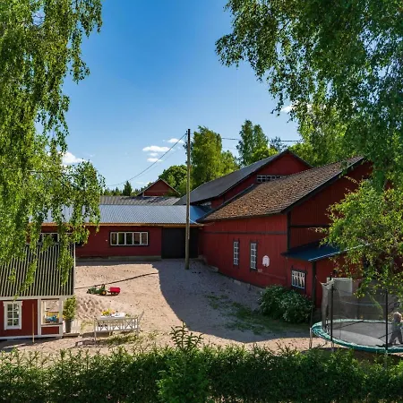 Sepelkyyhky By Interhome Hirsjärvi