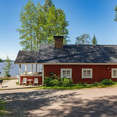 Sepelkyyhky By Interhome Tatil Evi Hirsjärvi