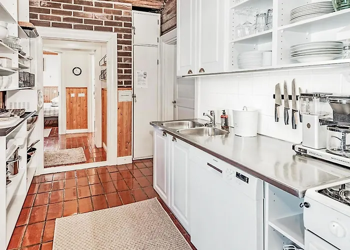 Sepelkyyhky By Interhome